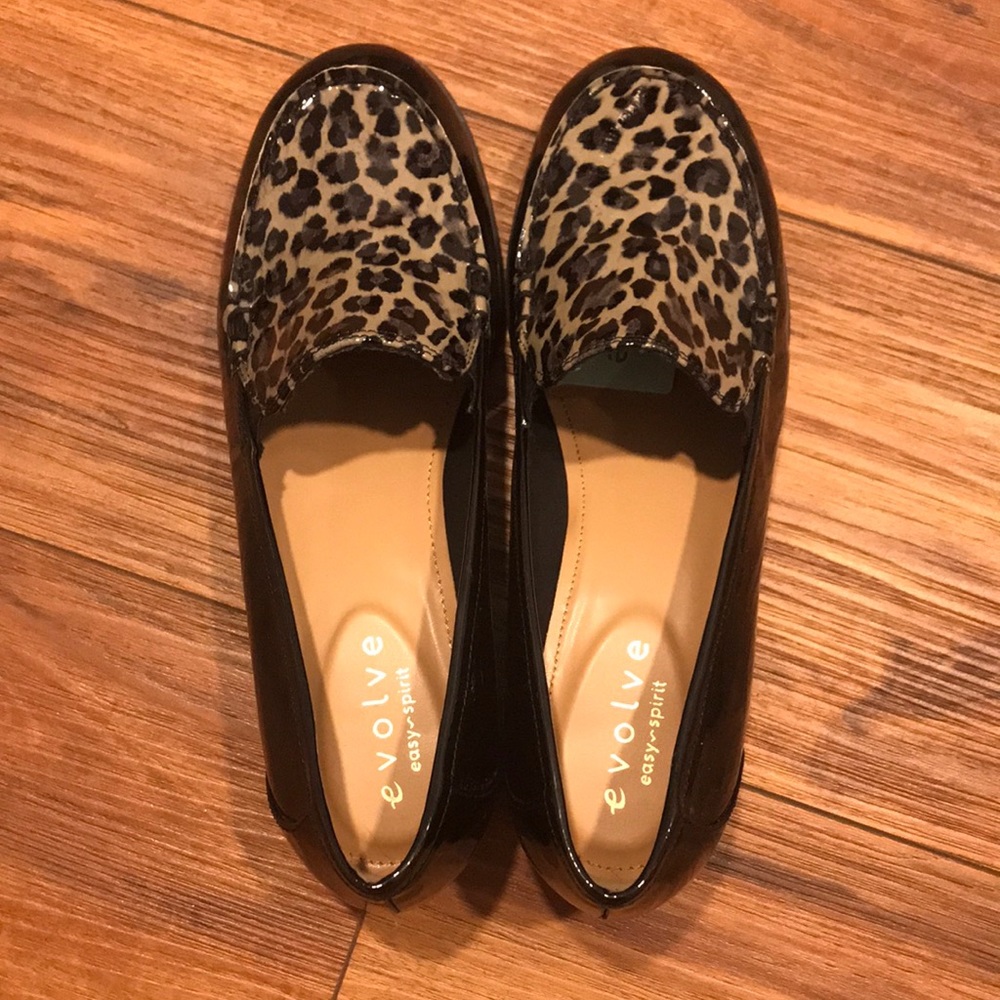 Evolve Easy Spirit chunky patent leather loafers- cheetah print. New size 8.